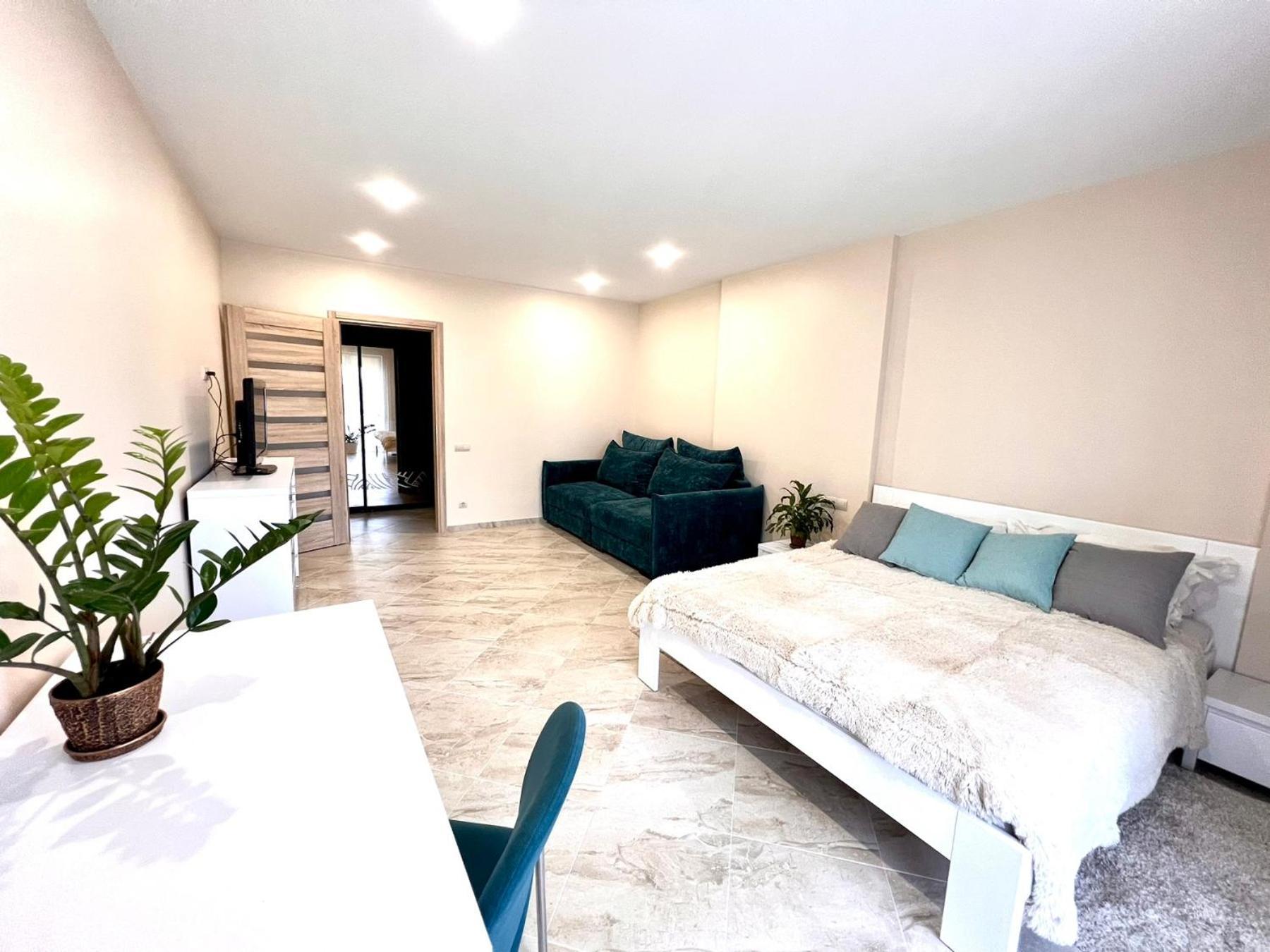 Osapart Comfortable Apartment In A Complex Great Britain Львов Экстерьер фото
